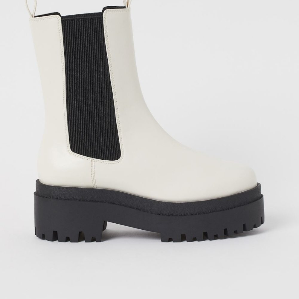 Brand new H&M Blogger Chelsea Boots
